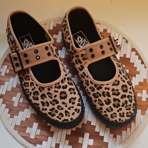 Vans Brown and Black Dress Shoes with Classic Style